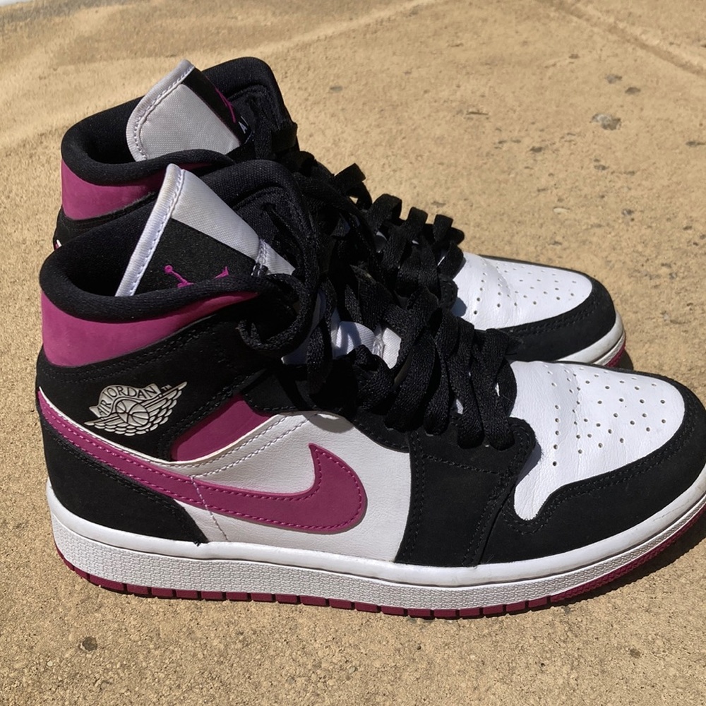 Womens Nike Air Jordan Sneakers